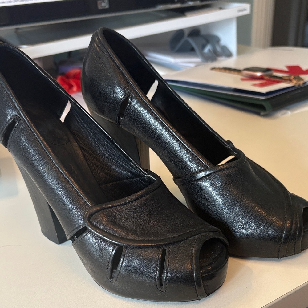 Elegant CHLOE Black Peep-Toe Heels